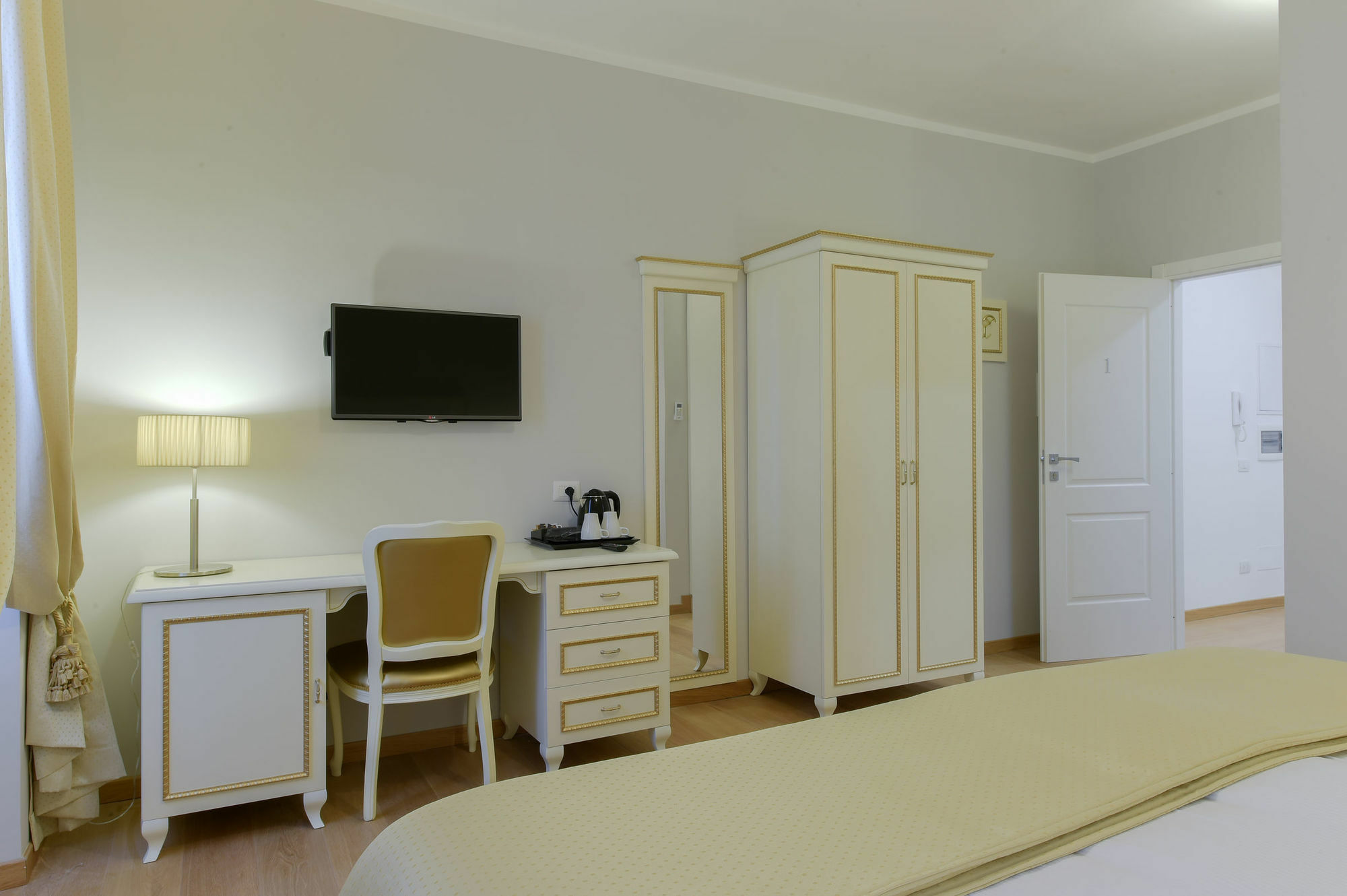 Gravina Suite Frattina Rome Bagian luar foto